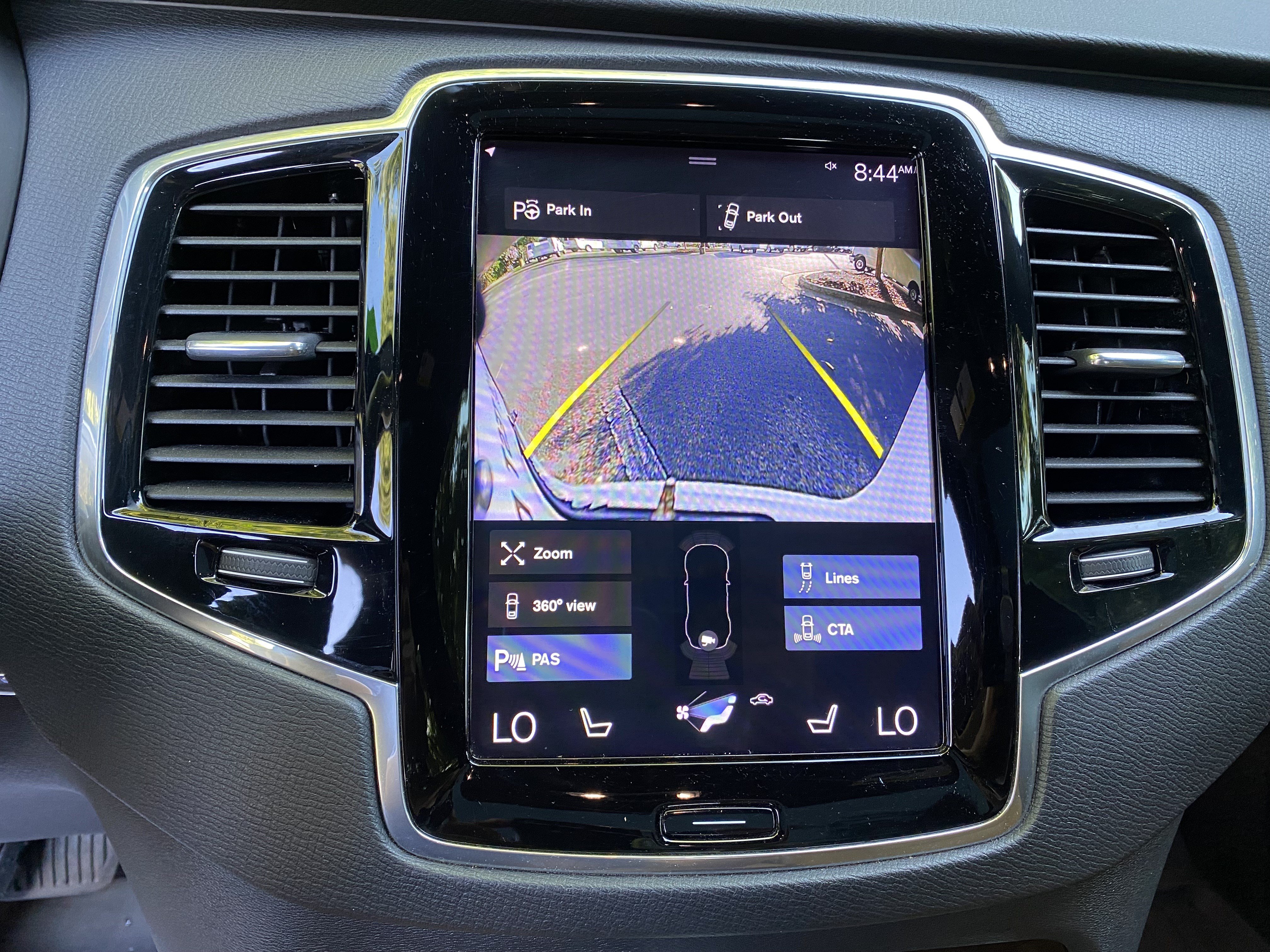 Used 2018 Volvo XC90 T6 Momentum w/ Convenience Package AWD/4WD image 26