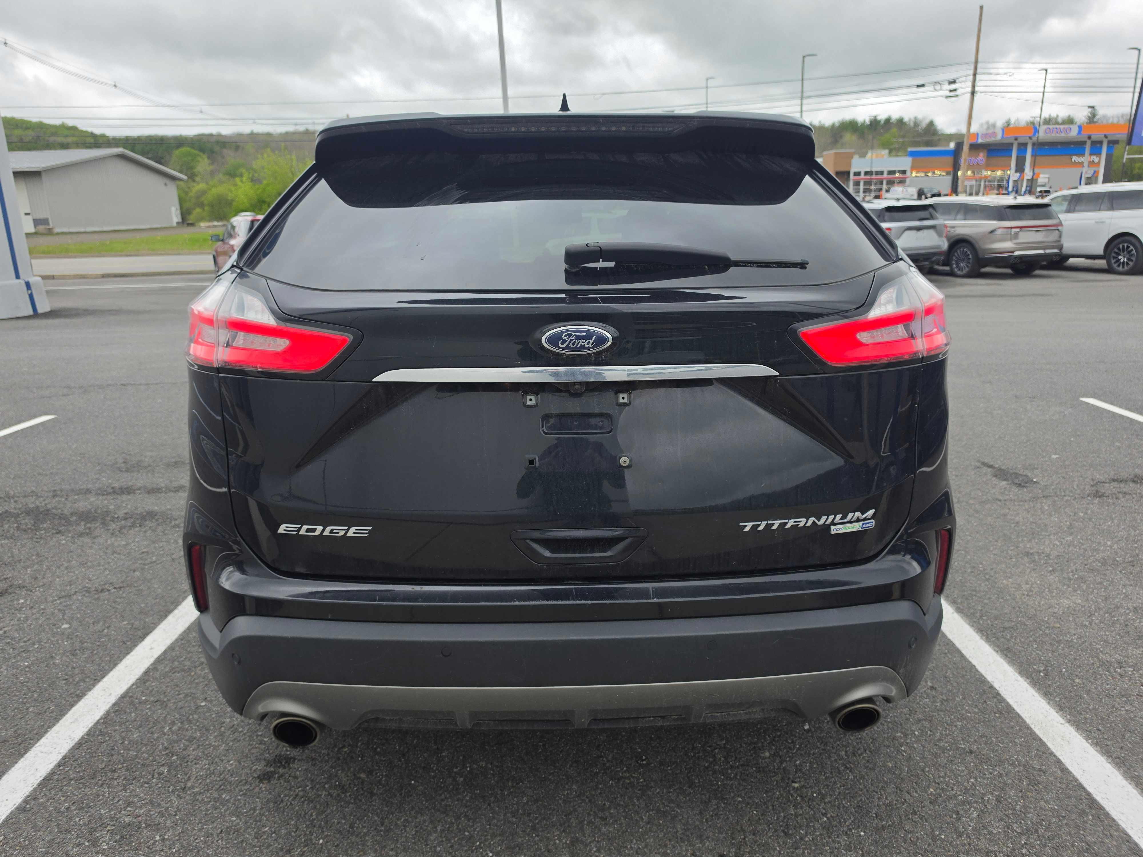 Used 2020 Ford Edge Titanium w/ Equipment Group 301A AWD/4WD image 4