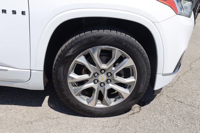 Used 2019 Chevrolet Traverse Premier w/ LPO, Blackout Package FWD image 15