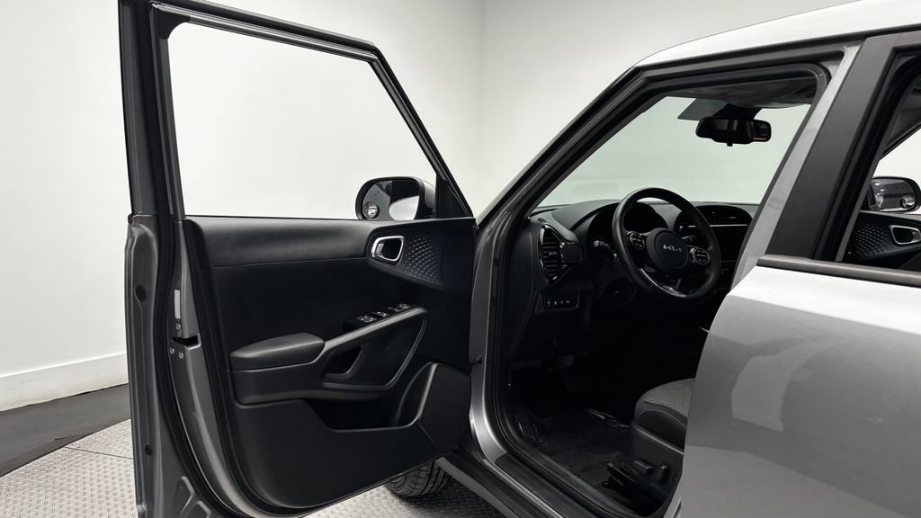 Used 2025 Kia Soul EX FWD image 14