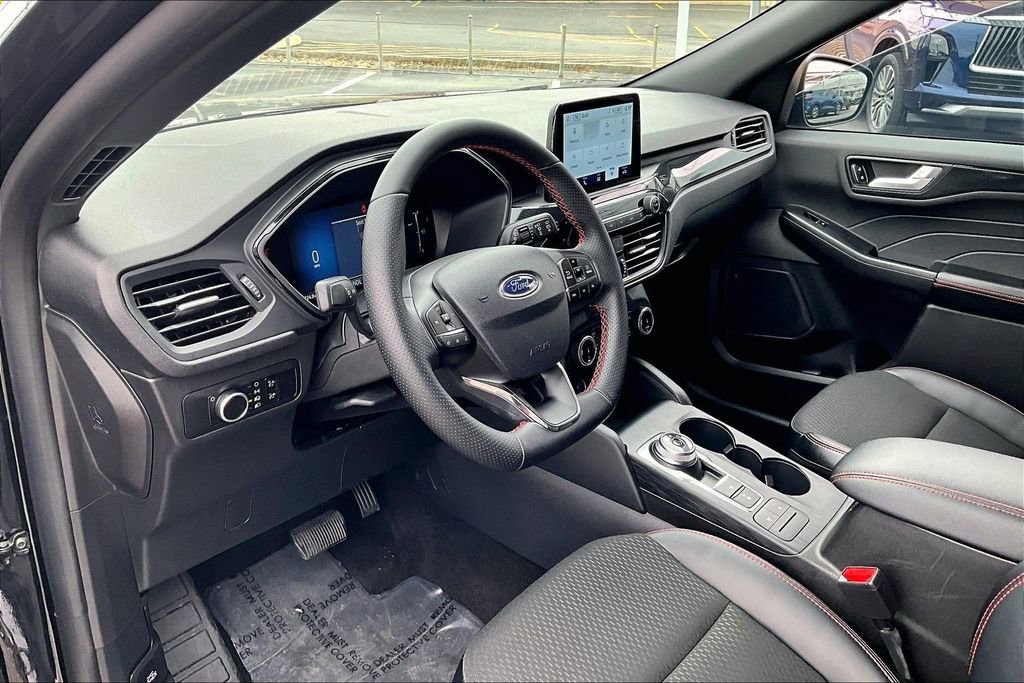 Used 2025 Ford Escape ST-Line AWD/4WD image 16