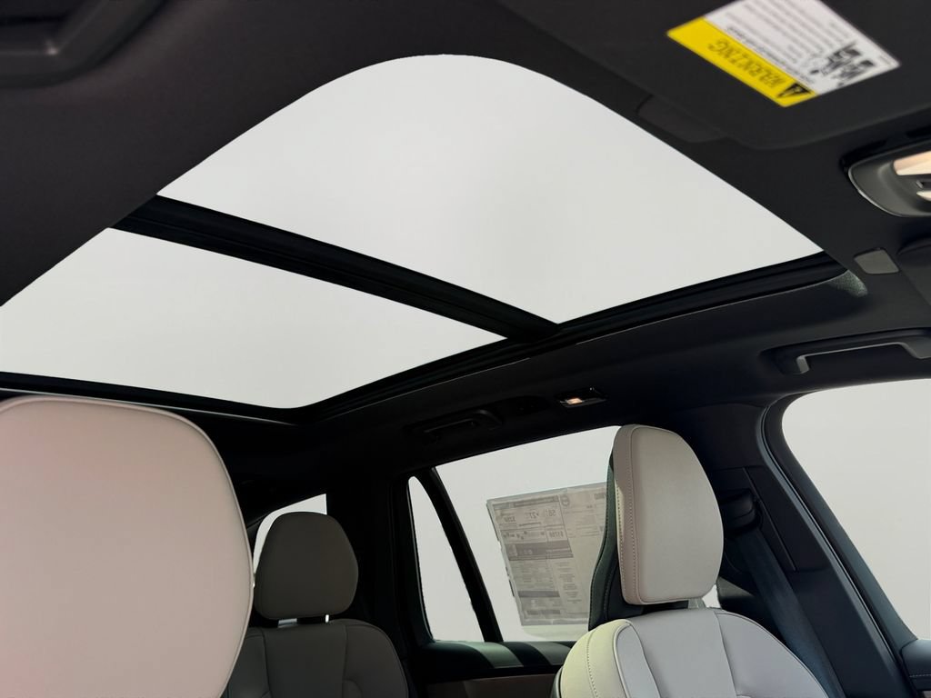 New 2026 Volvo XC90 T8 Plus AWD/4WD image 5