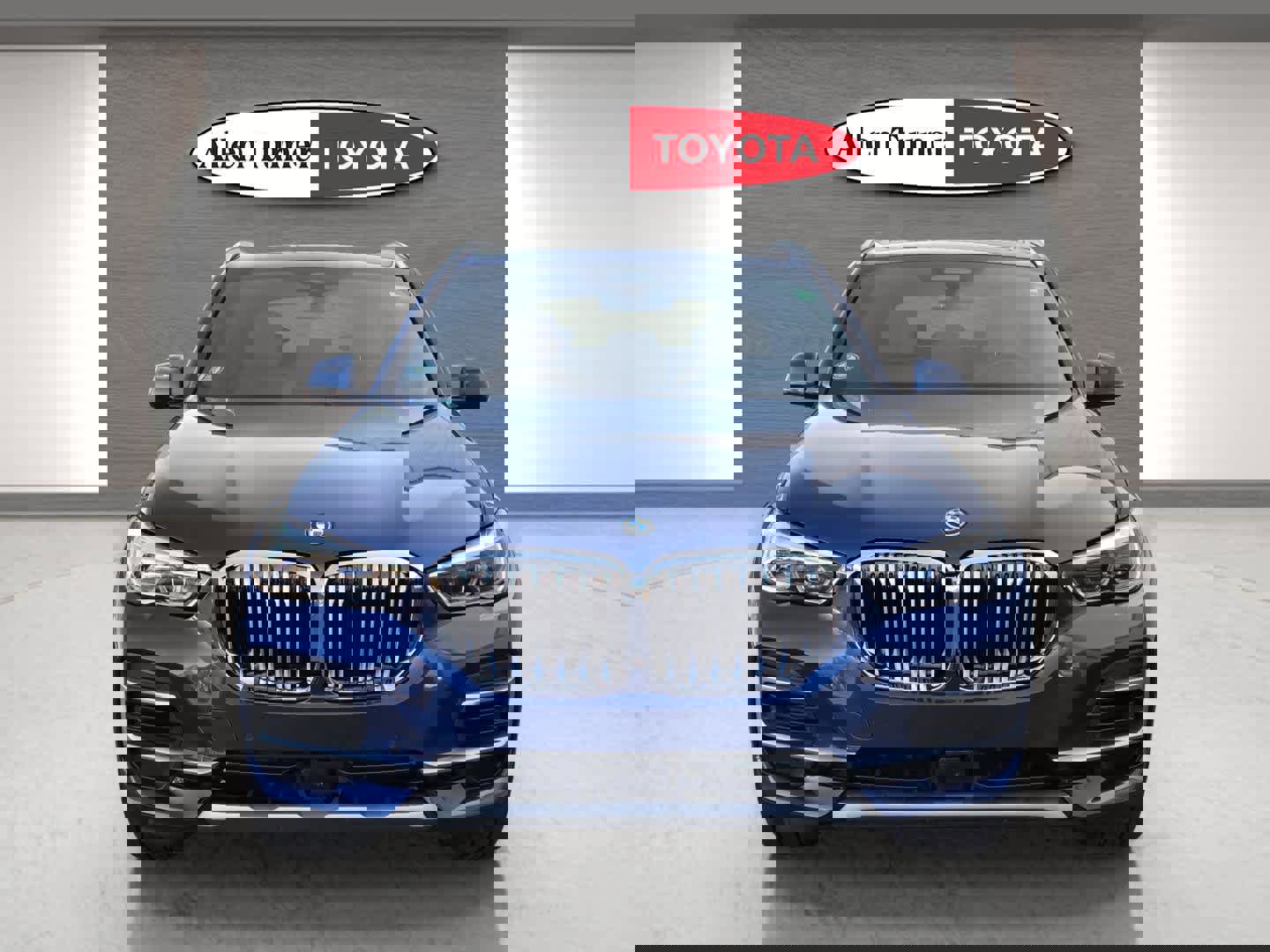 Used 2023 BMW X5 xDrive45e w/ Executive Package image 4