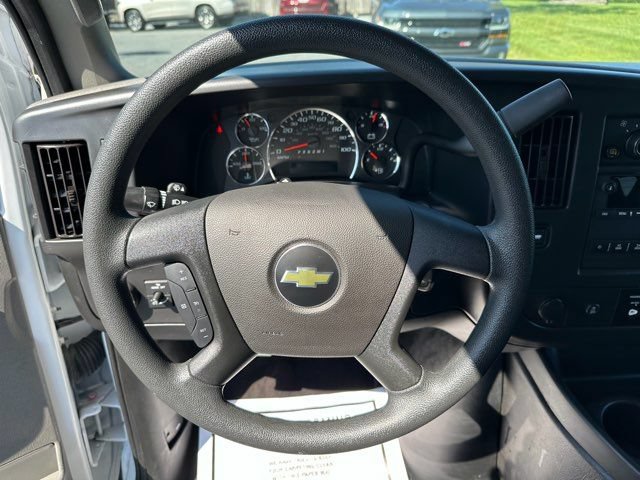 Used 2025 Chevrolet Express 3500 LT w/ LT Preferred Equipment Group RWD image 11