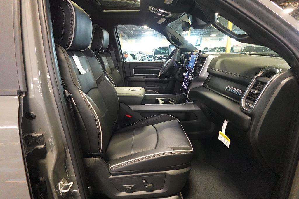 New 2026 RAM 2500 Laramie AWD/4WD image 32