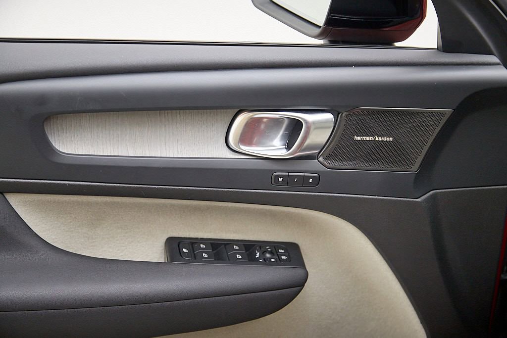 Certified 2023 Volvo XC40 B5 Plus w/ Driver Assist Package image 11