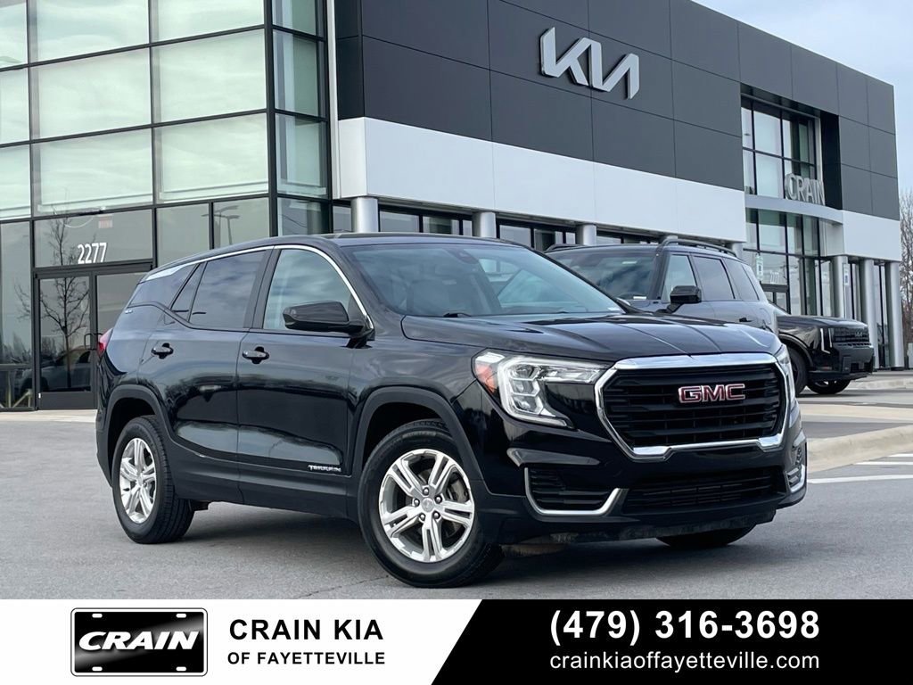 Used 2024 GMC Terrain SLE FWD image 1