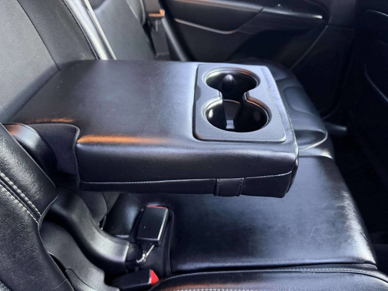 Used 2015 Jeep Cherokee Limited w/ Luxury Group image 28