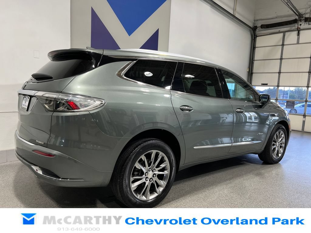 Used 2022 Buick Enclave Avenir w/ Avenir Technology Package AWD/4WD image 5