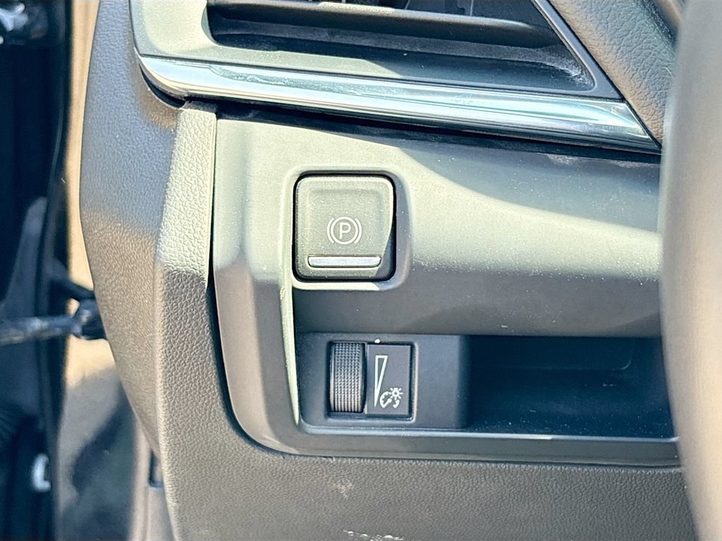 Used 2025 Cadillac CT4 Luxury w/ Sun And Sound Package RWD image 10