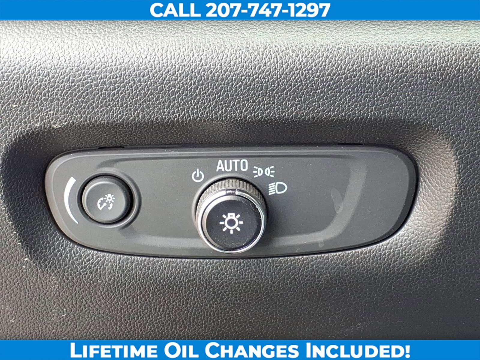 Used 2023 Chevrolet Traverse LT AWD/4WD image 17