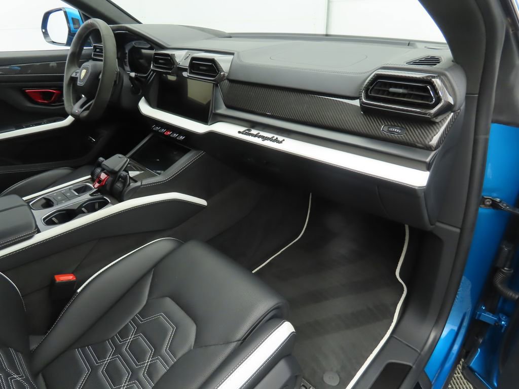 Used 2025 Lamborghini Urus SE image 15