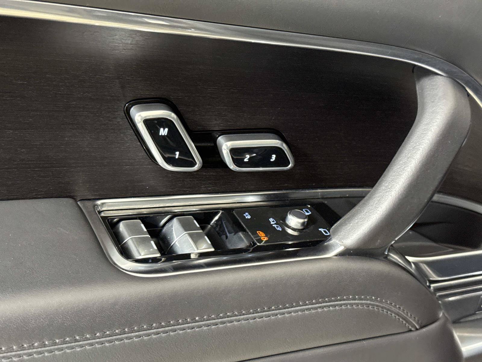 Used 2023 Land Rover Range Rover SE AWD/4WD image 18