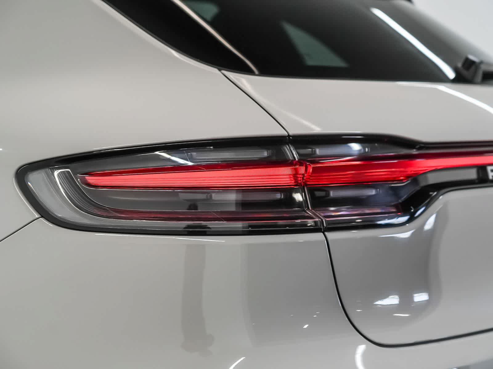 Certified 2023 Porsche Macan AWD/4WD image 14