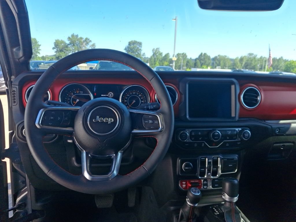 Used 2023 Jeep Gladiator Rubicon w/ LED Lighting Group AWD/4WD image 14