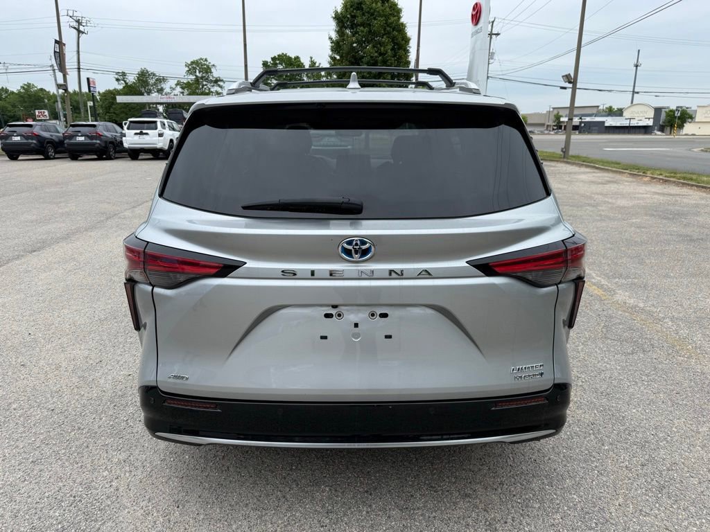 Used 2021 Toyota Sienna Limited AWD/4WD image 6