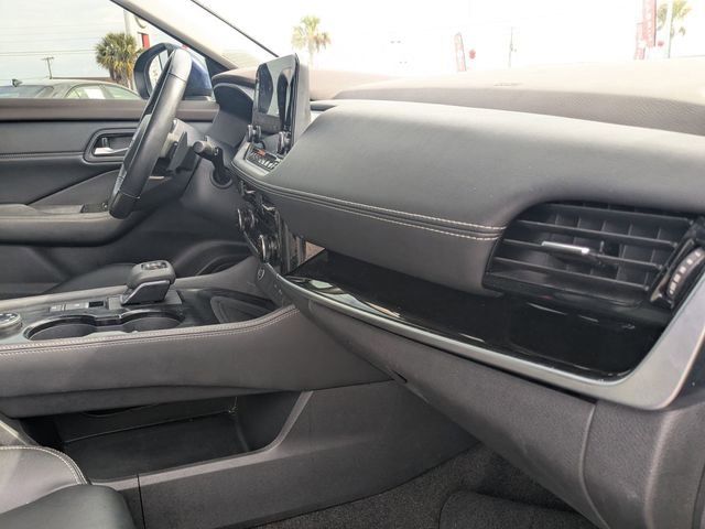 Used 2023 Nissan Rogue SL w/ SL Premium Package image 34