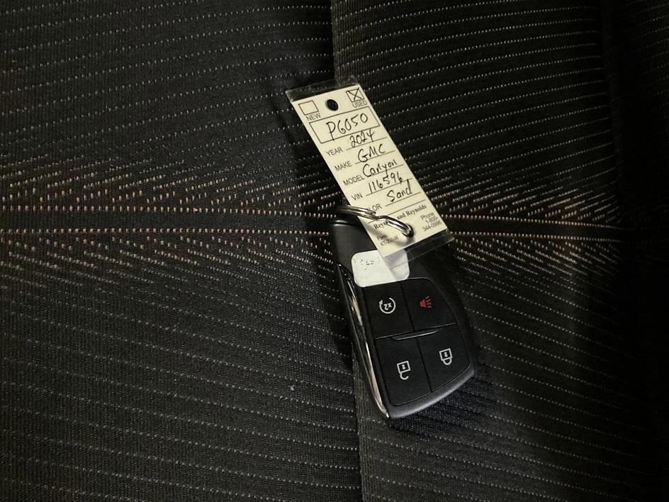 Used 2024 GMC Canyon AT4 w/ Canyon Safety Plus Package image 28