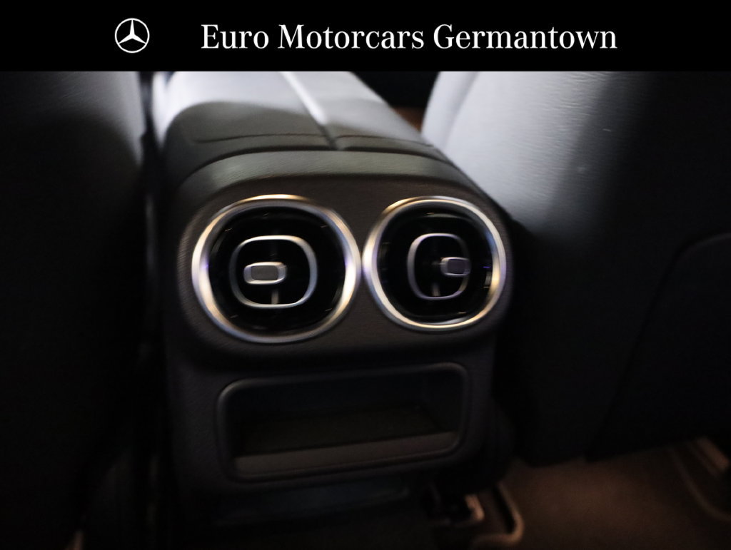 Used 2026 Mercedes-Benz GLC 300 4MATIC image 36