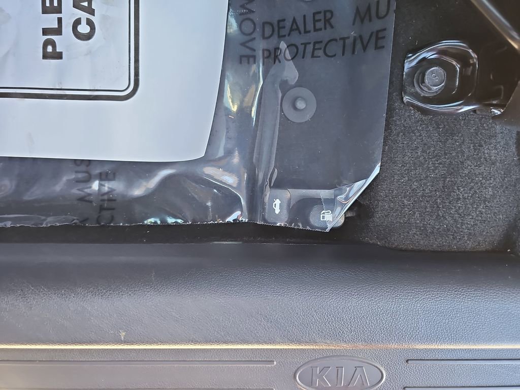 Used 2013 Kia Forte EX image 18