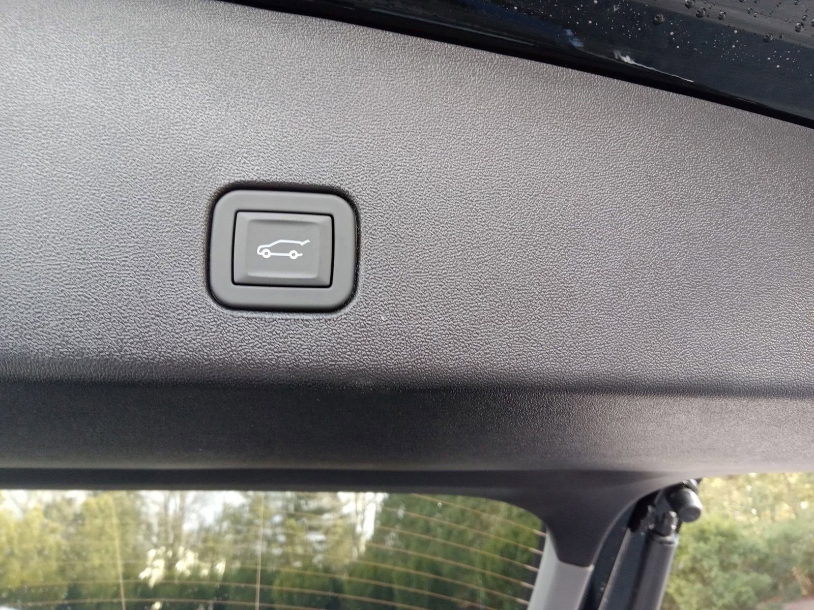 New 2026 Cadillac Optiq Sport 1 image 24