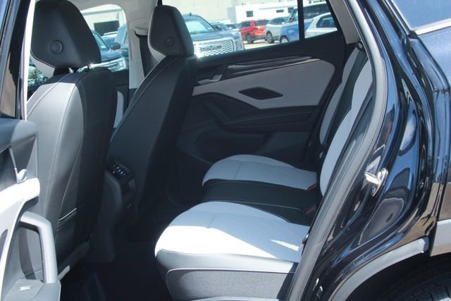 Certified 2025 Volkswagen Tiguan SE image 22