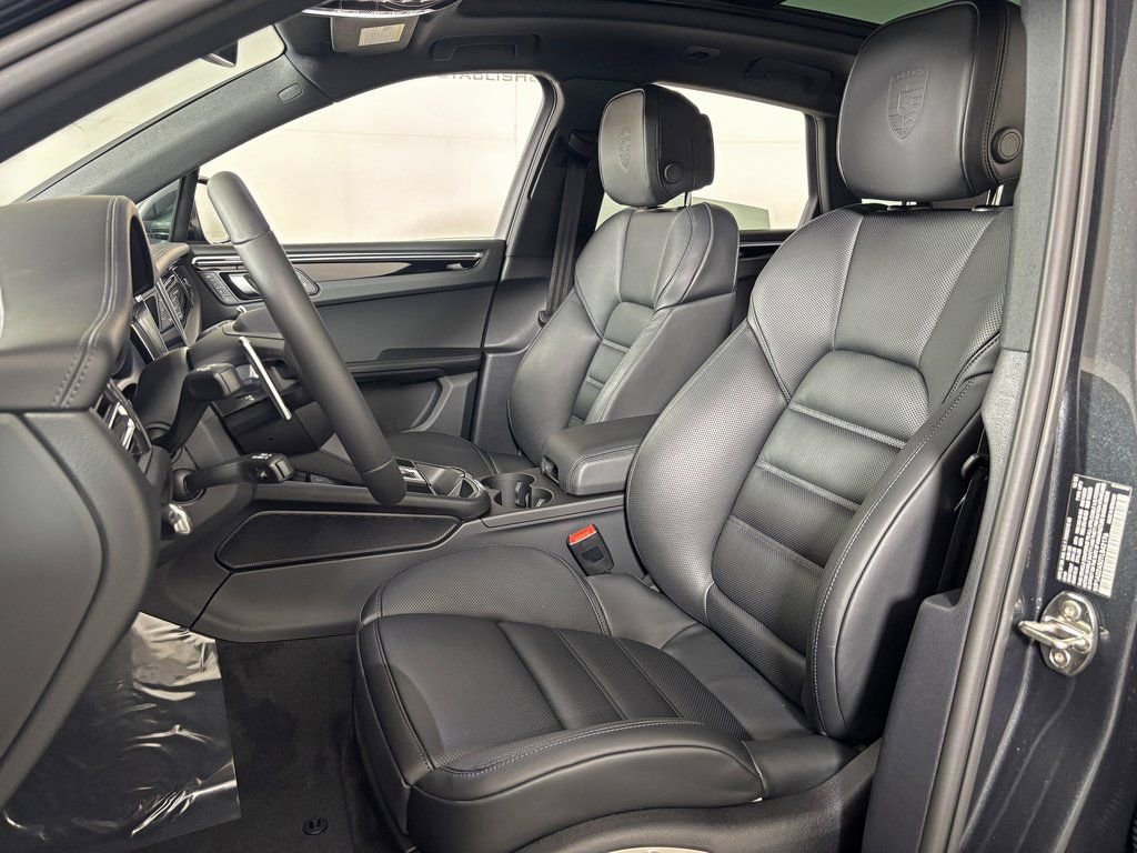Used 2026 Porsche Macan S AWD/4WD image 5