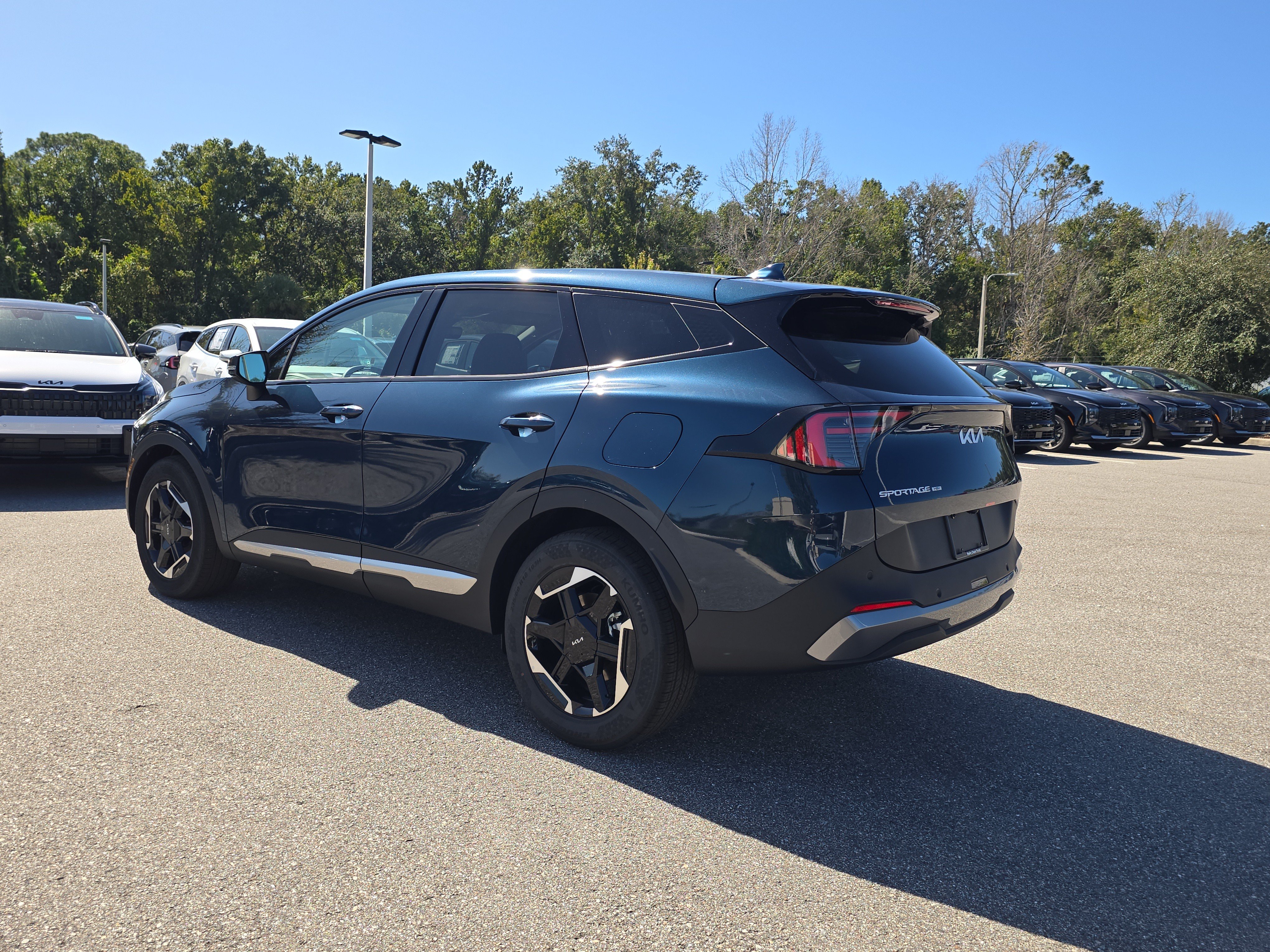 New 2027 Kia Sportage S FWD image 6