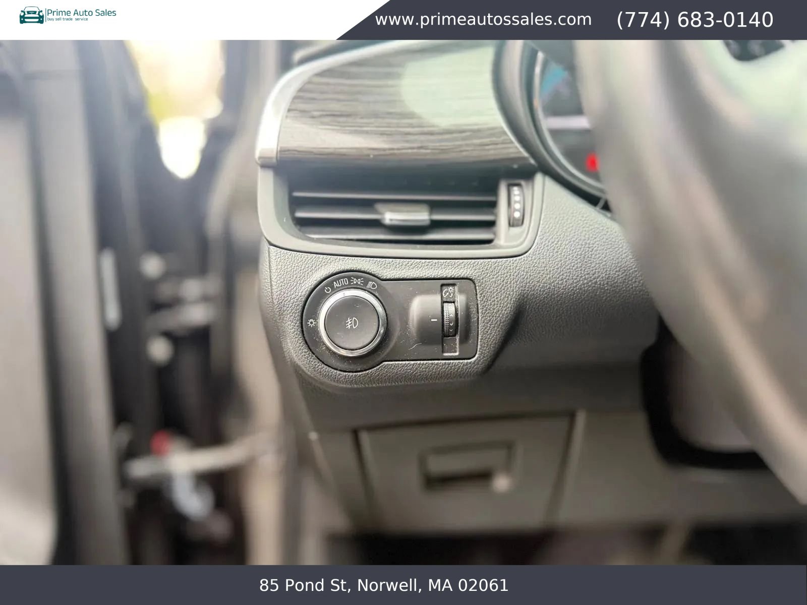 Used 2017 Buick Envision Essence FWD image 31