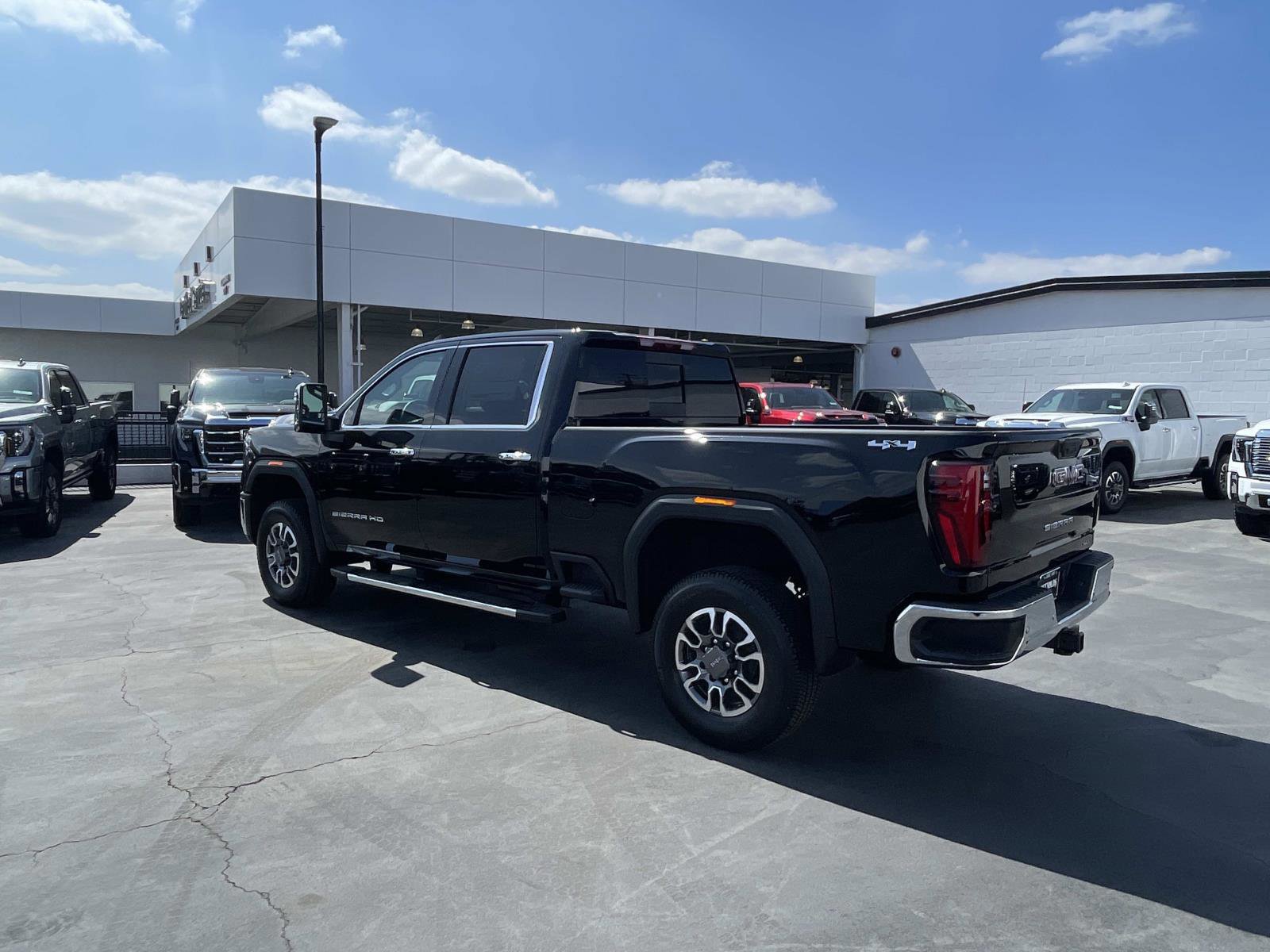 New 2025 GMC Sierra 2500 SLT w/ SLT Premium Package image 7