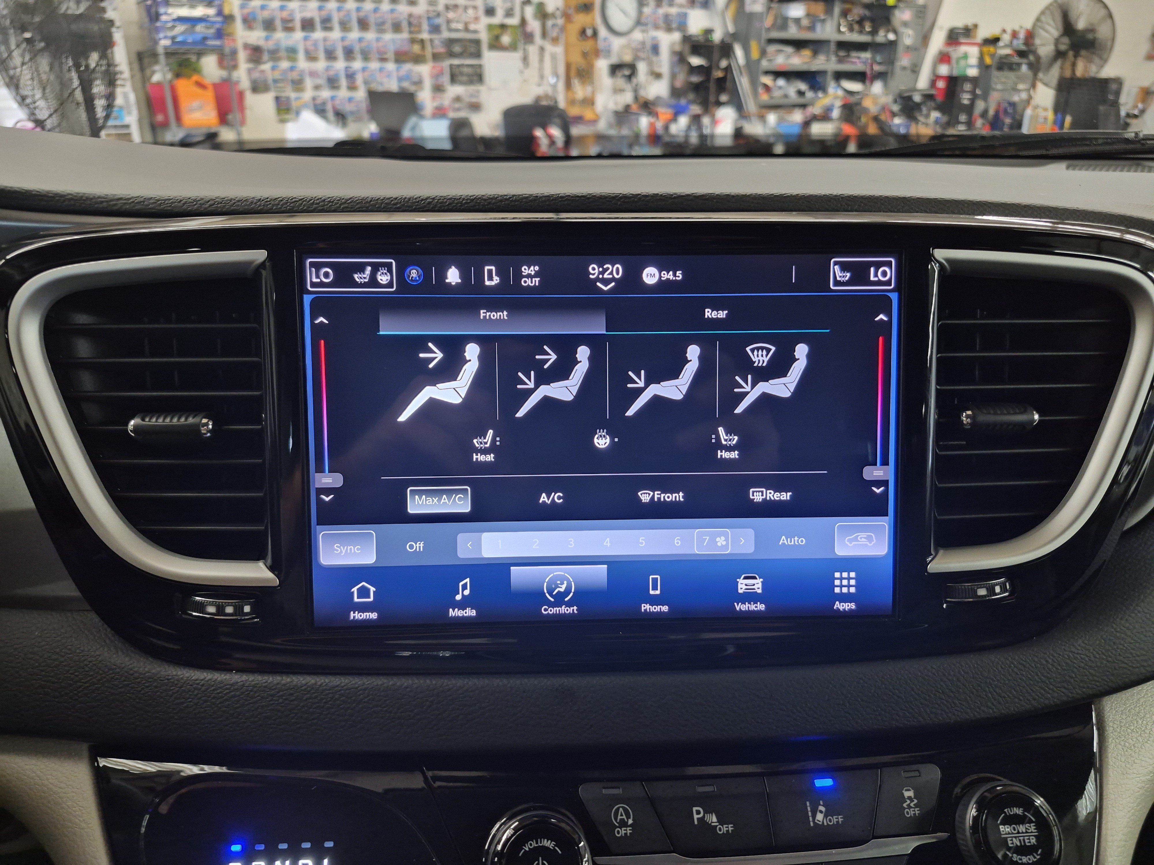 Used 2023 Chrysler Pacifica Touring-L FWD image 35