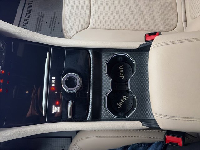 Used 2024 Jeep Grand Cherokee L Limited w/ Luxury Tech Group II image 24