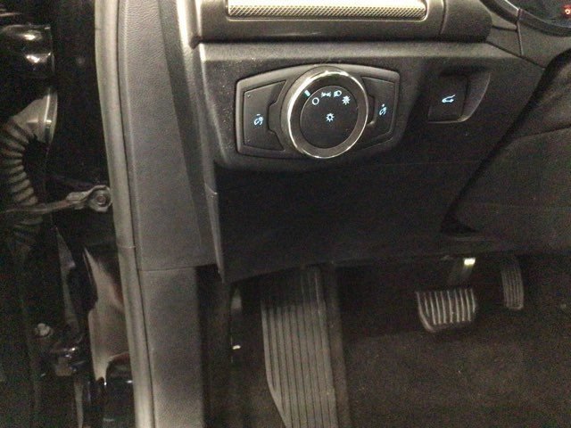 Used 2020 Ford Fusion SE FWD image 19