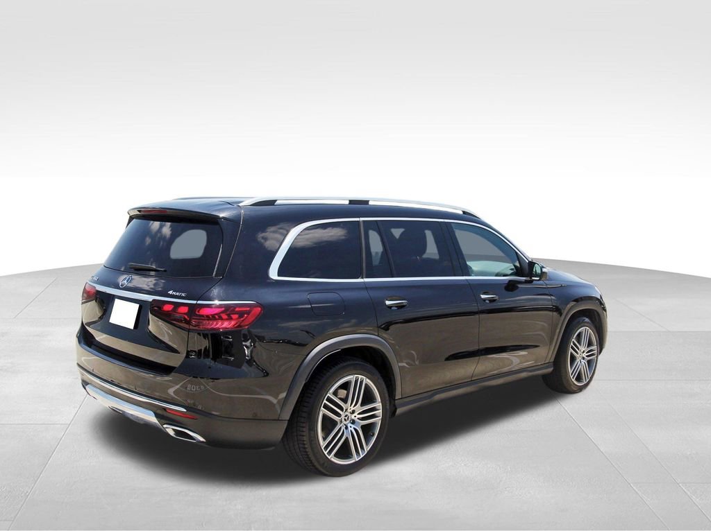 Used 2025 Mercedes-Benz GLS 450 4MATIC image 4