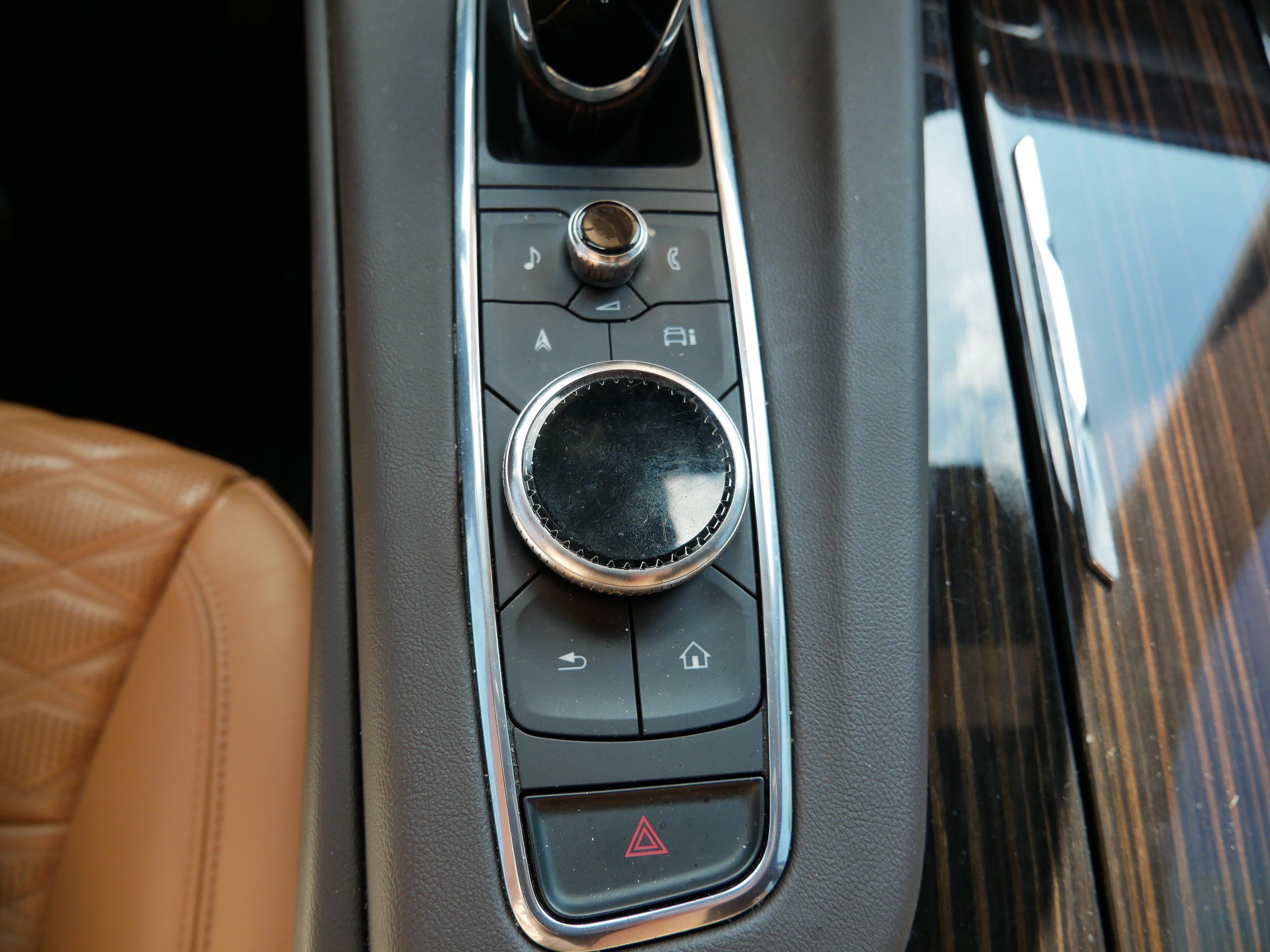 Used 2023 Cadillac Escalade Sport AWD/4WD image 30