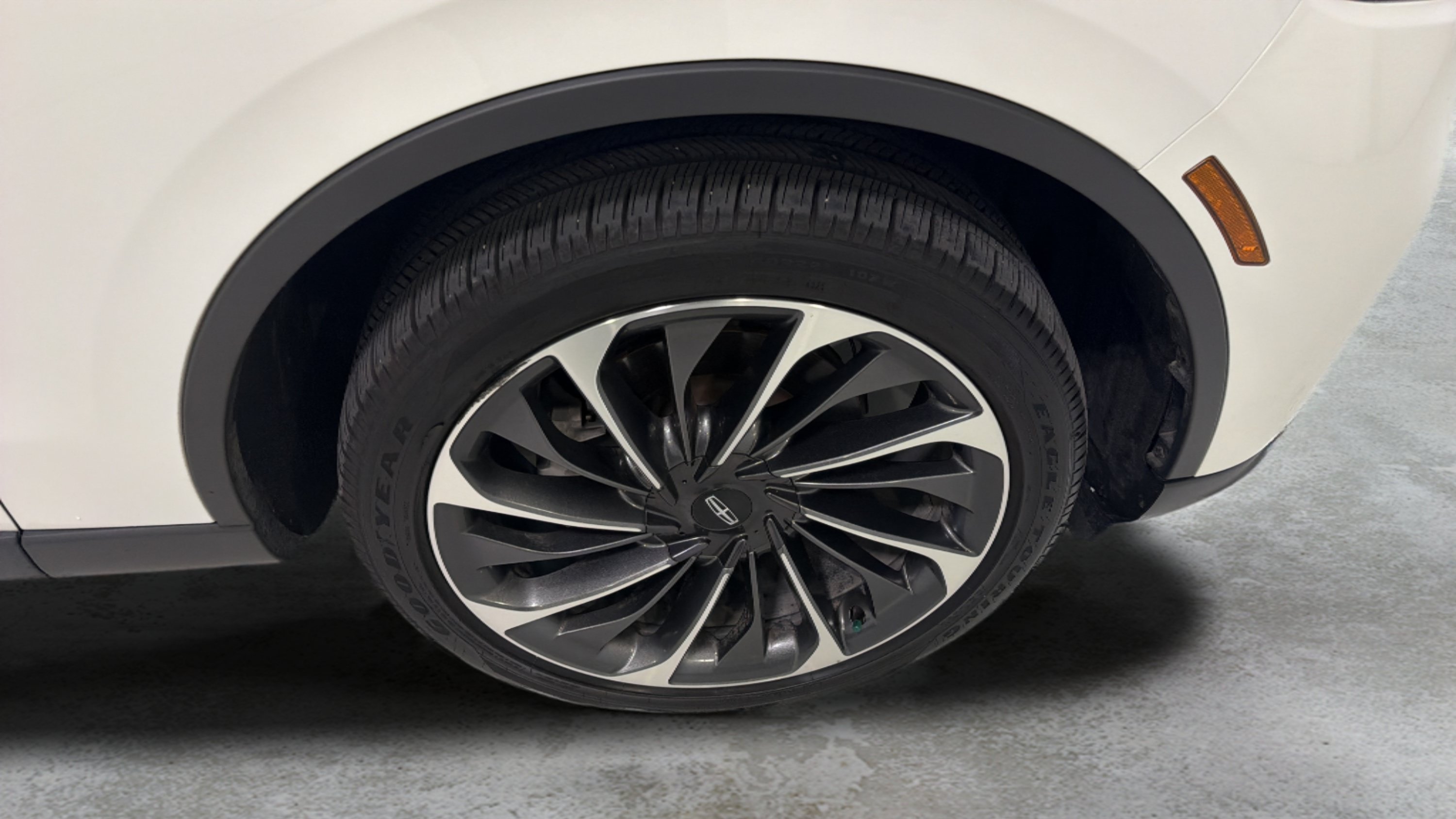 Used 2026 Lincoln Aviator Reserve AWD/4WD image 25