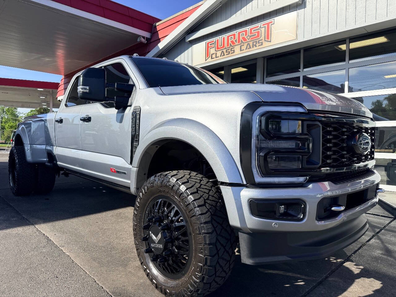 Used 2024 Ford F450 Platinum w/ FX4 Off-Road Package image 16
