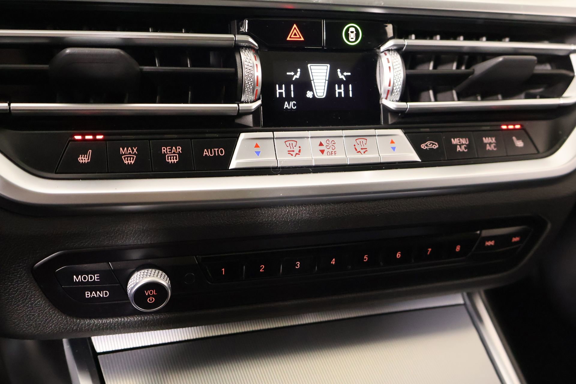 Used 2021 BMW 330i Sedan w/ M Sport Package image 8