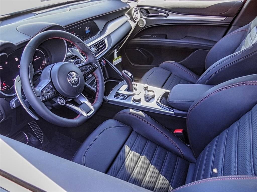 New 2024 Alfa Romeo Stelvio Ti image 4