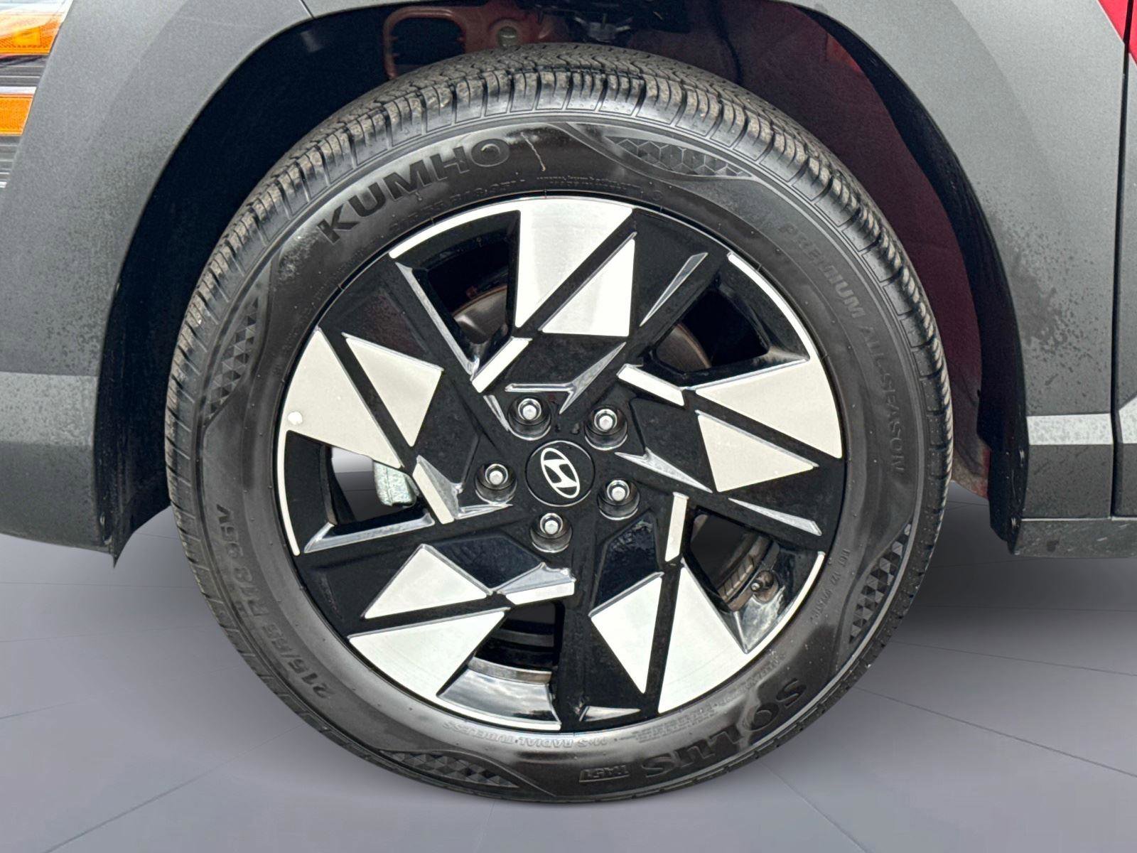 Used 2025 Hyundai Kona SEL FWD image 11