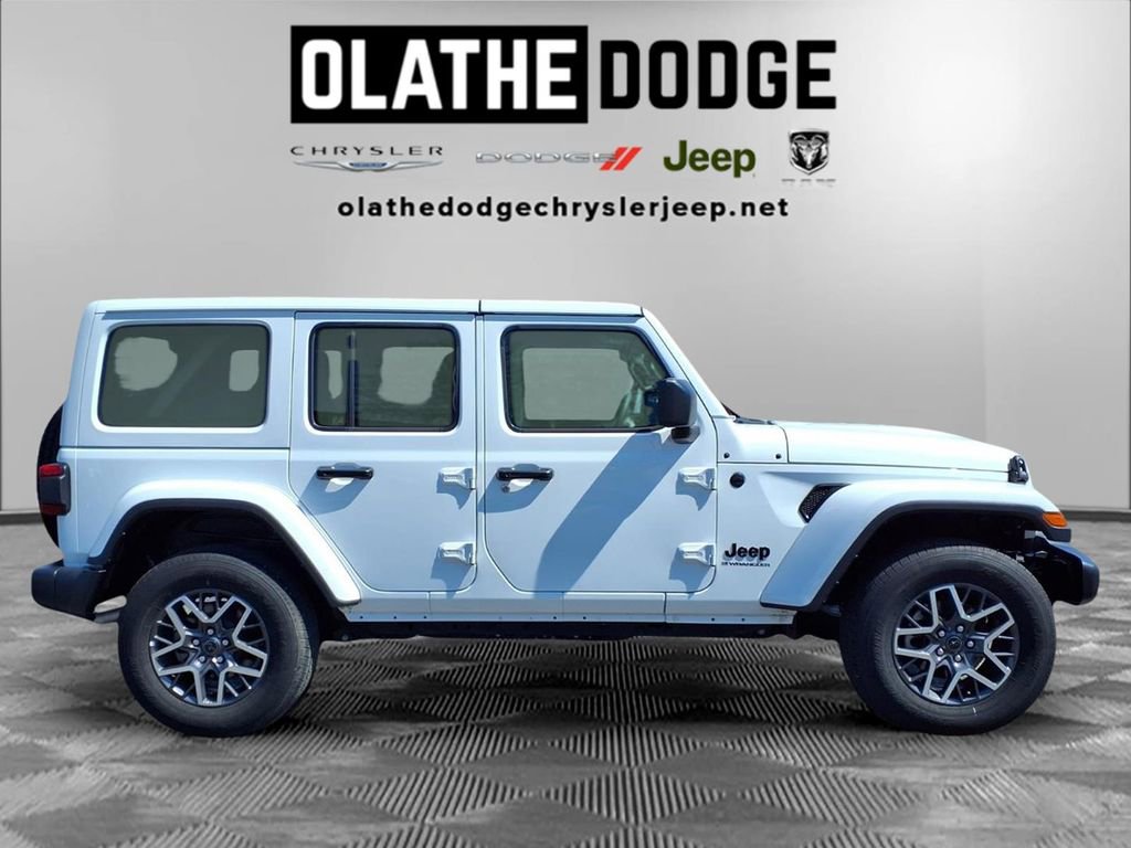 Used 2025 Jeep Wrangler Sahara image 27