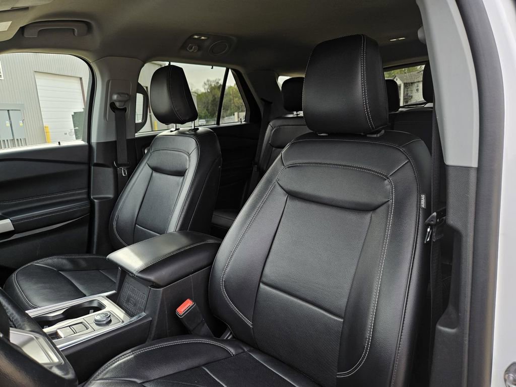 Used 2023 Ford Explorer Limited image 14