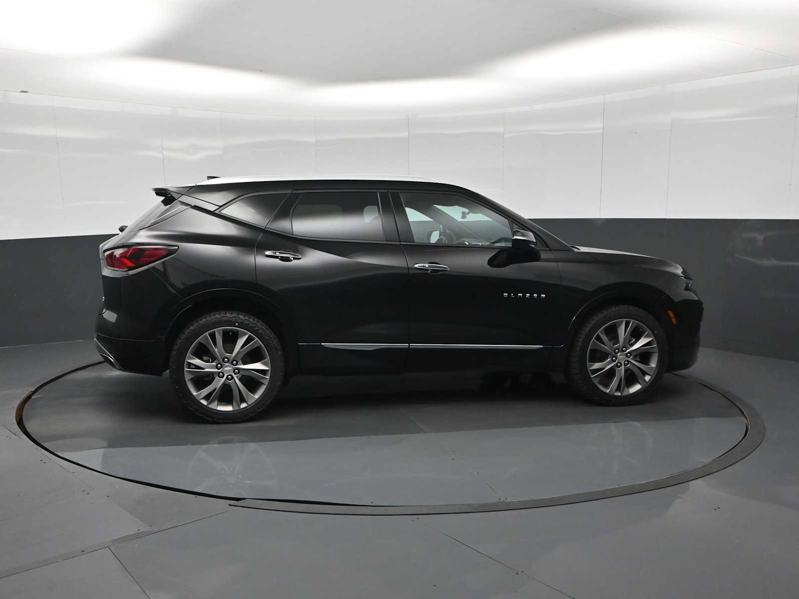 Used 2021 Chevrolet Blazer Premier w/ Driver Confidence II Package image 9