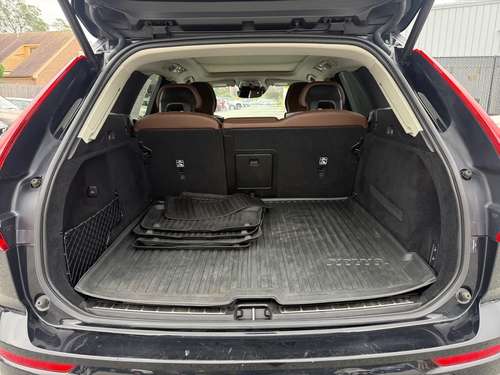 Used 2019 Volvo XC60 T5 Momentum w/ Protection Package AWD/4WD image 21
