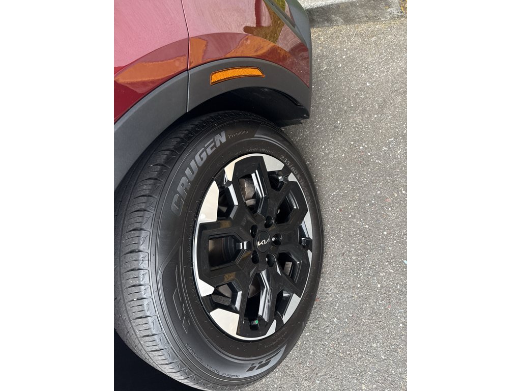 Used 2025 Kia Sorento S FWD image 18