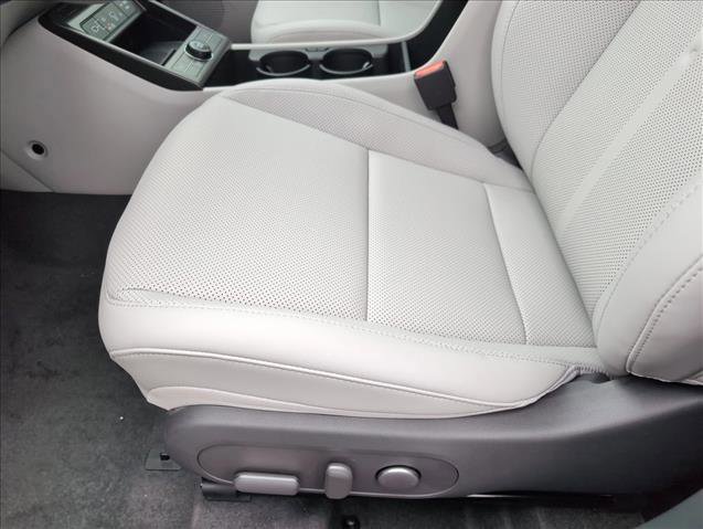 New 2026 Hyundai Kona SEL Premium image 4