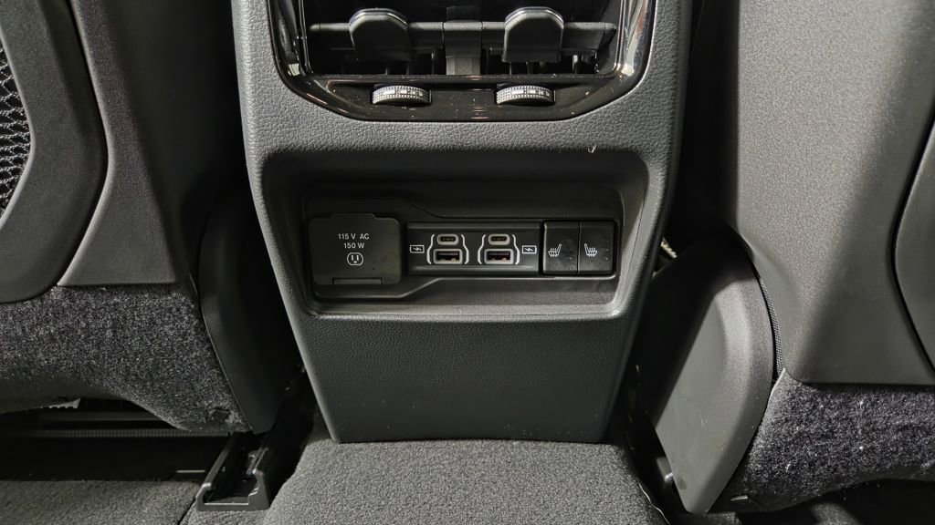 New 2025 Jeep Grand Cherokee Limited w/ Black Appearance Package image 33