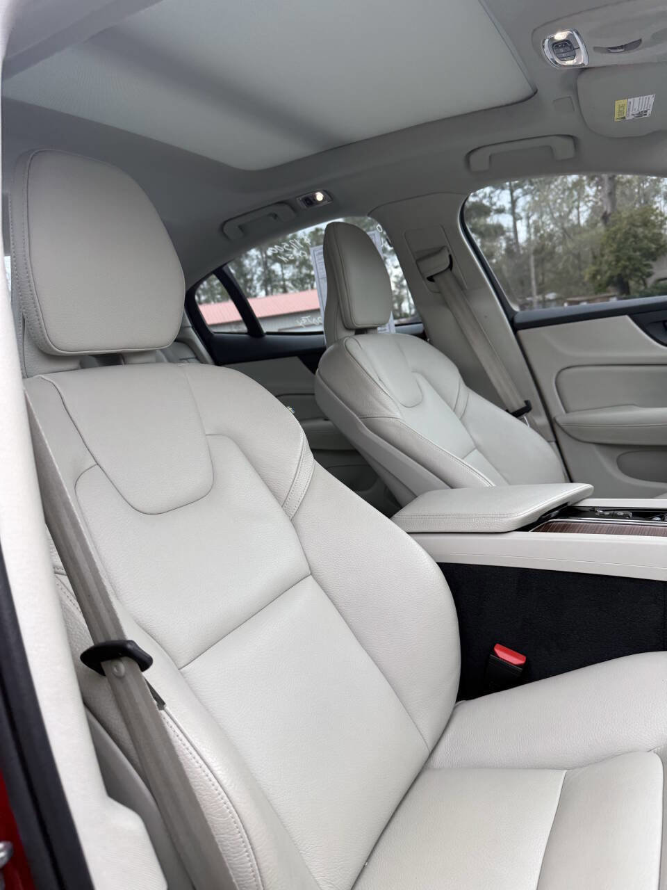 Used 2019 Volvo S60 T6 Momentum image 14