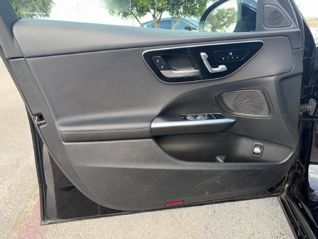 Used 2025 Mercedes-Benz C 300 4MATIC Sedan image 19
