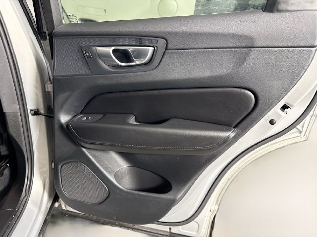 Used 2023 Volvo XC60 B5 Plus FWD image 27